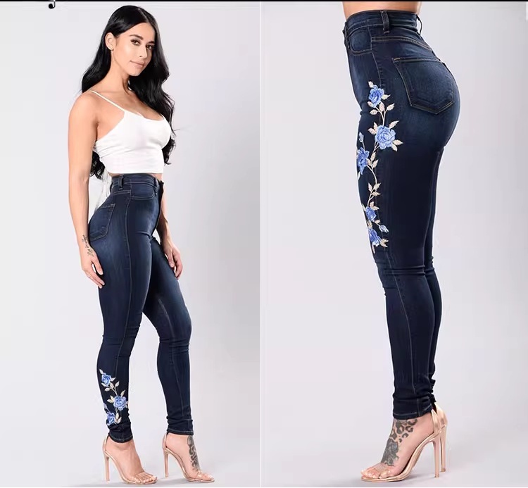 High-Waisted Skinny Jeans with Blue Floral Embroidery and Stretch Fit